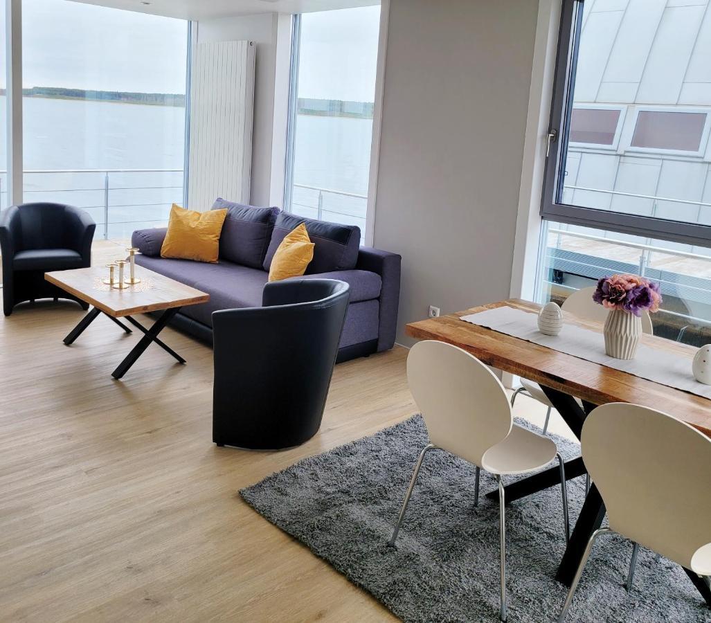 Schwimmende Ferienwohnung Sundowner Elsterheide エクステリア 写真