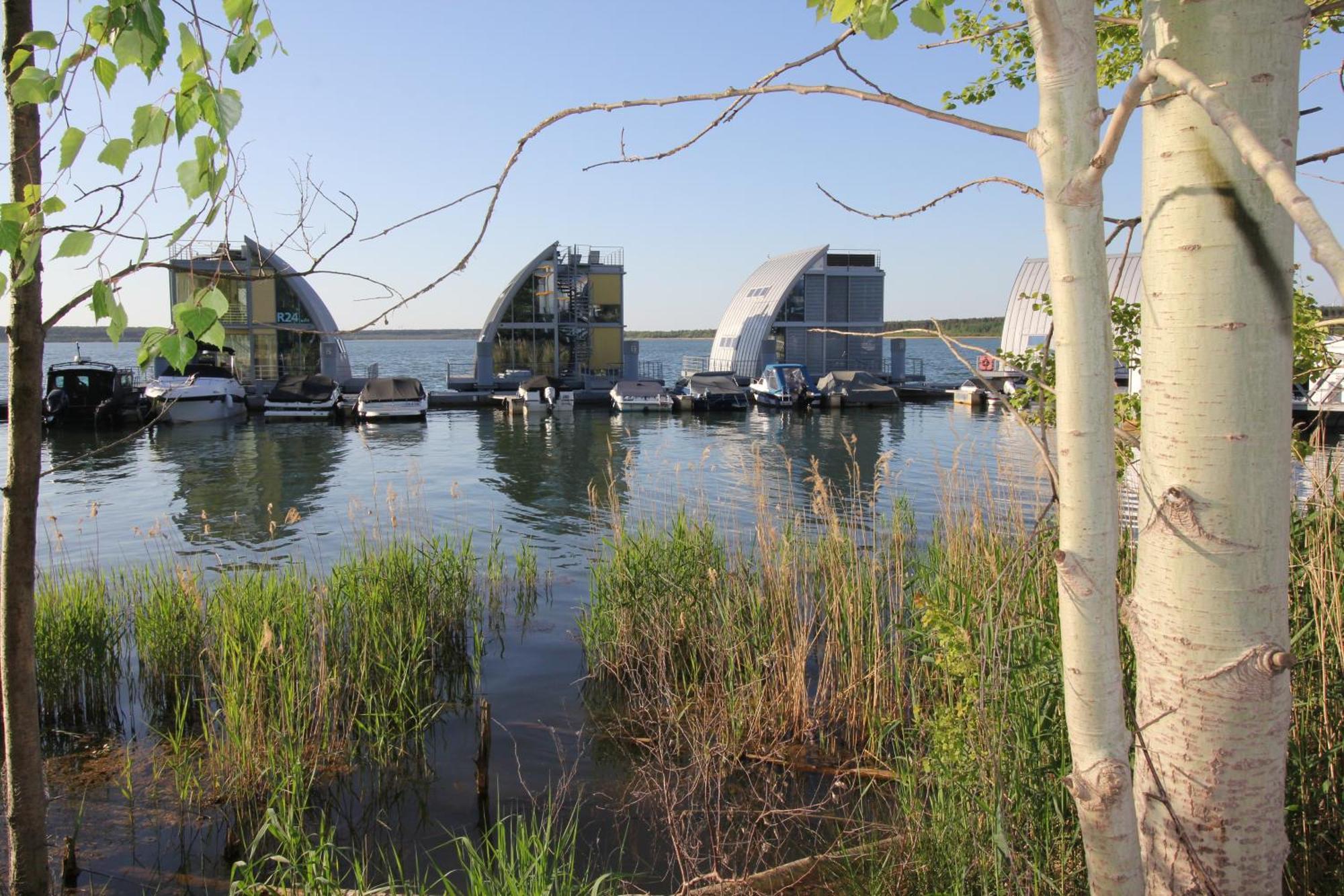 Schwimmende Ferienwohnung Sundowner Elsterheide エクステリア 写真