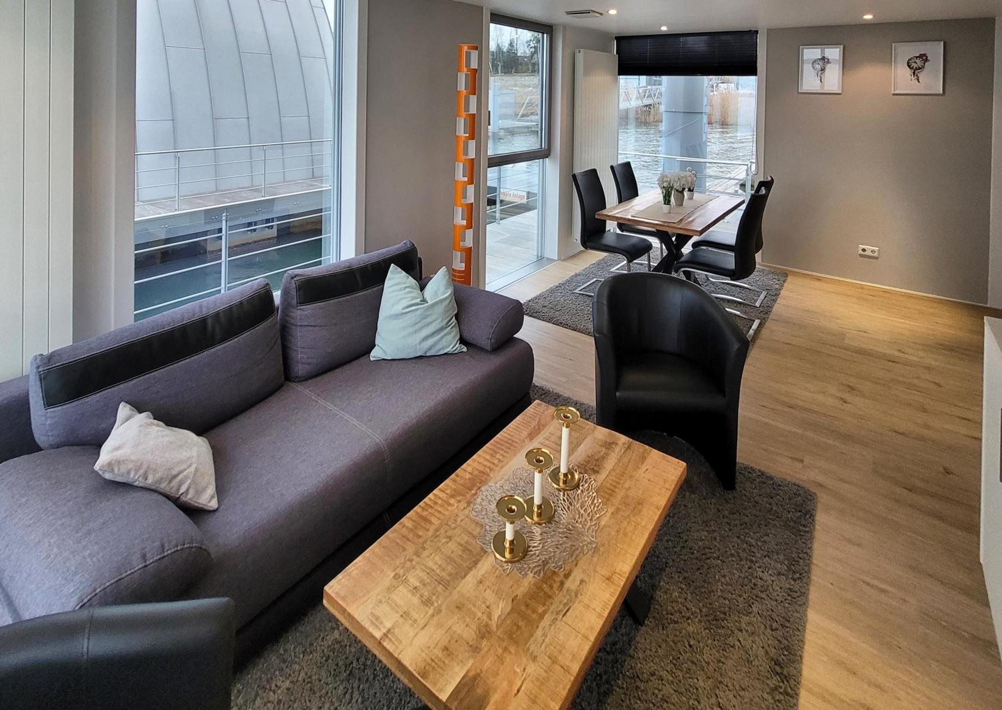 Schwimmende Ferienwohnung Sundowner Elsterheide エクステリア 写真